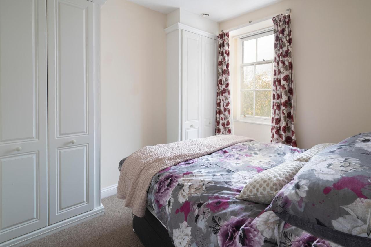 Becket Apartment Yeovil Exterior foto