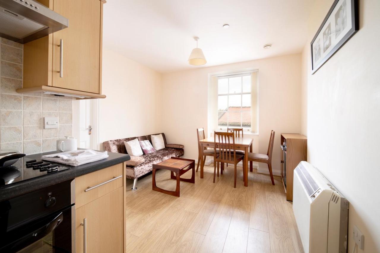 Becket Apartment Yeovil Exterior foto