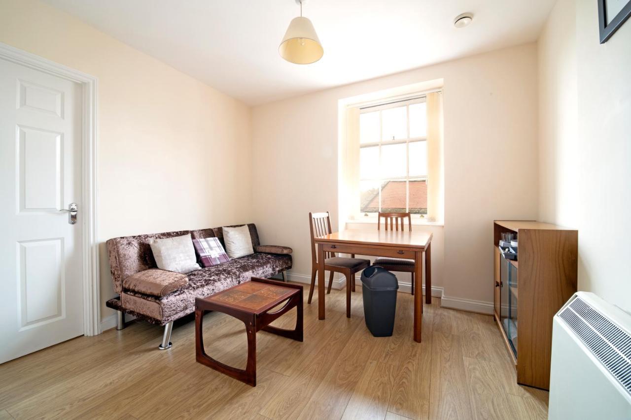Becket Apartment Yeovil Exterior foto
