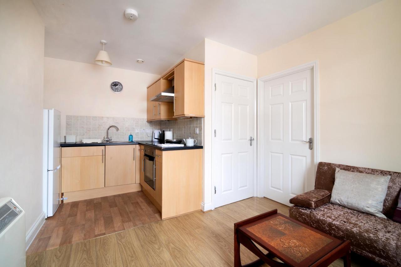 Becket Apartment Yeovil Exterior foto